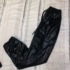 H&M Black Leather Jogger Women’s Size 6